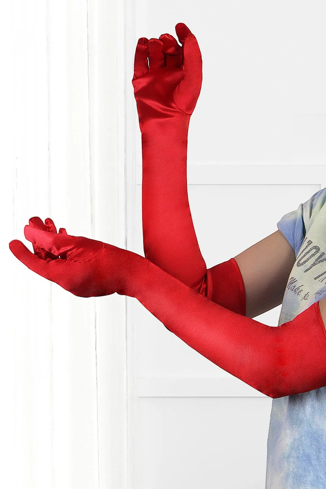 Paris Hollywood Long Satin Gloves in Red, 54 cm – ONE SIZE